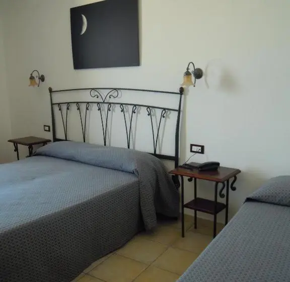 Standard Kolmen Hengen Huone, Punta Barone