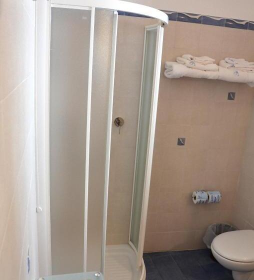 חדר סטנדרט לארבעה, Punta Barone