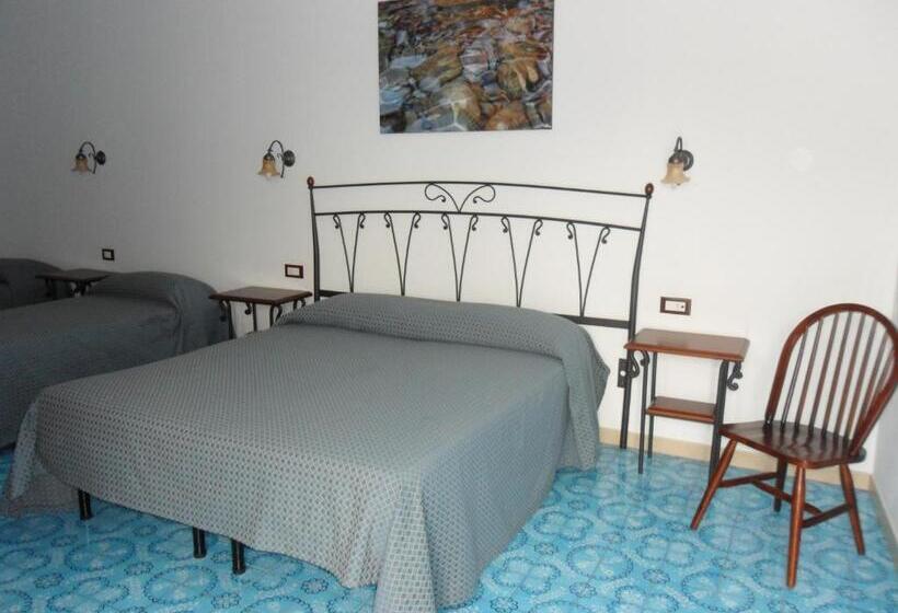 חדר סטנדרט לארבעה, Punta Barone