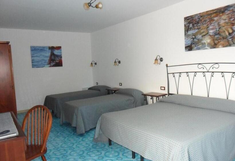 חדר סטנדרט לארבעה, Punta Barone