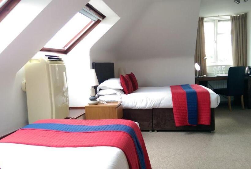 غرفة عائلية, Remont Oxford