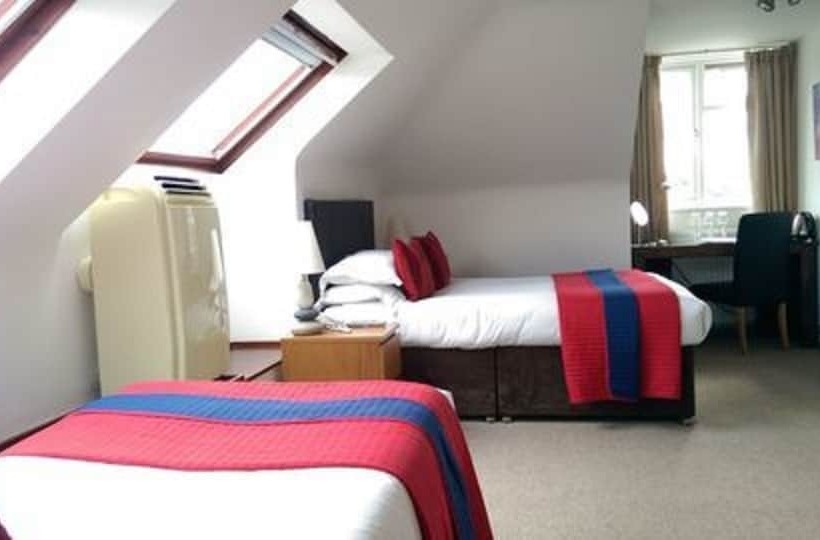 غرفة عائلية, Remont Oxford