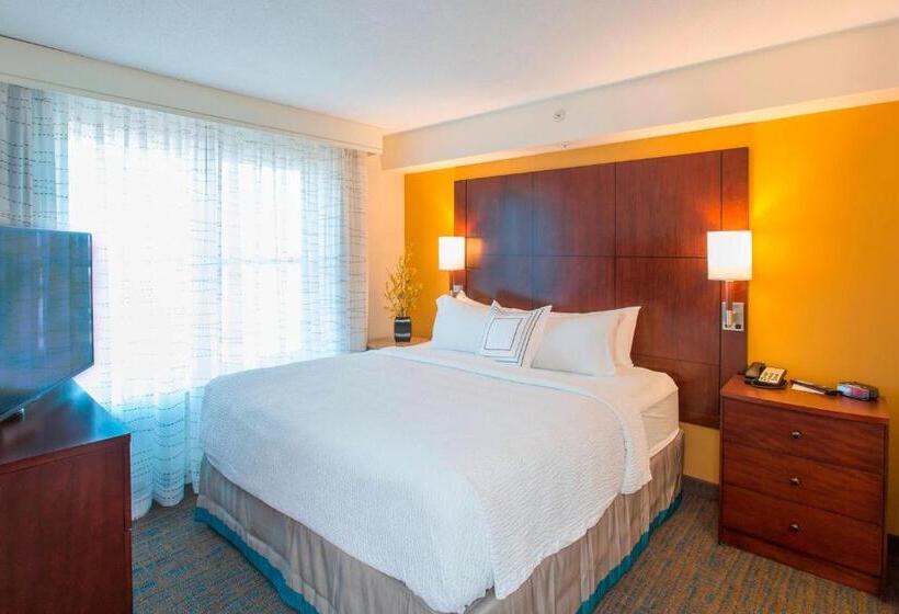 带大床的套房, Residence Inn By Marriott Moncton