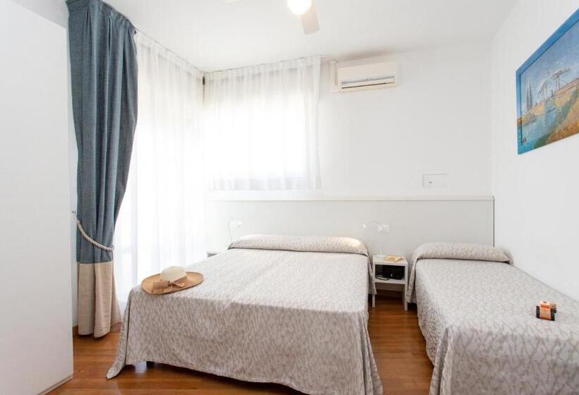 측면 바다 전망 스탠다드 3인룸, Telenia