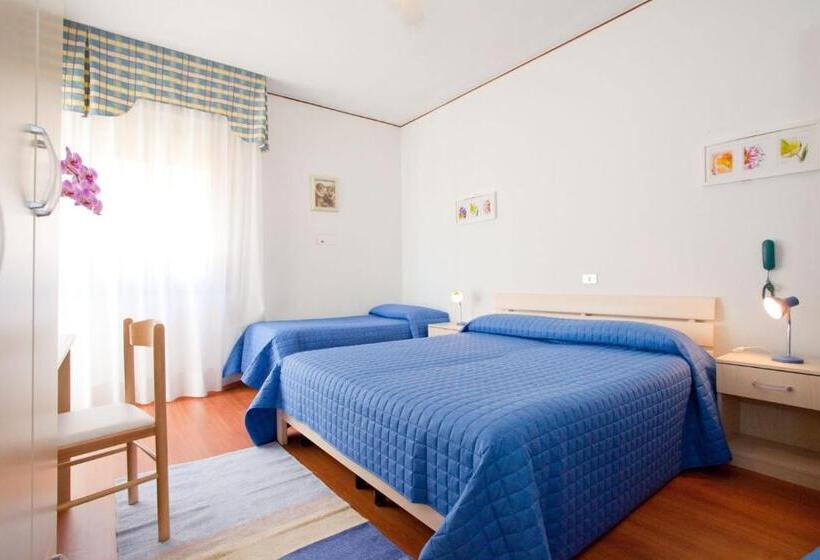 측면 바다 전망 스탠다드 3인룸, Telenia