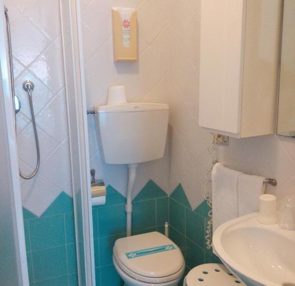 측면 바다 전망 스탠다드 3인룸, Telenia