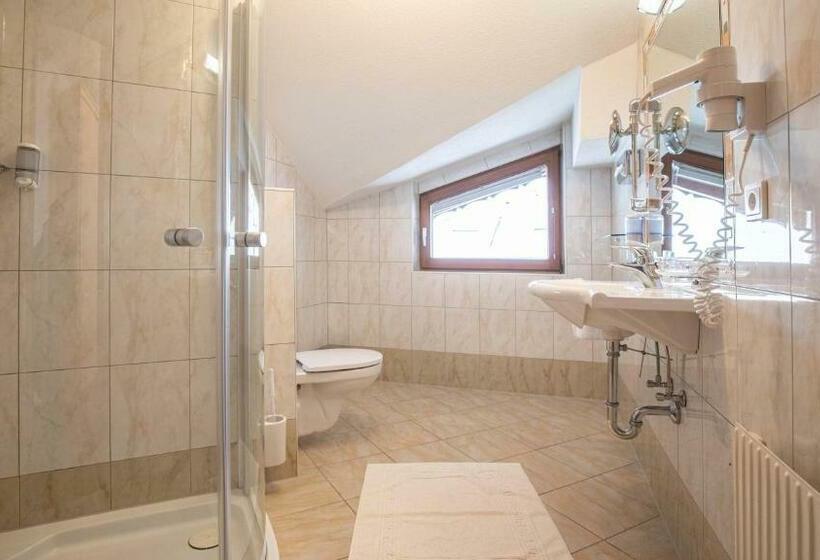 Номер Стандарт, Victoria