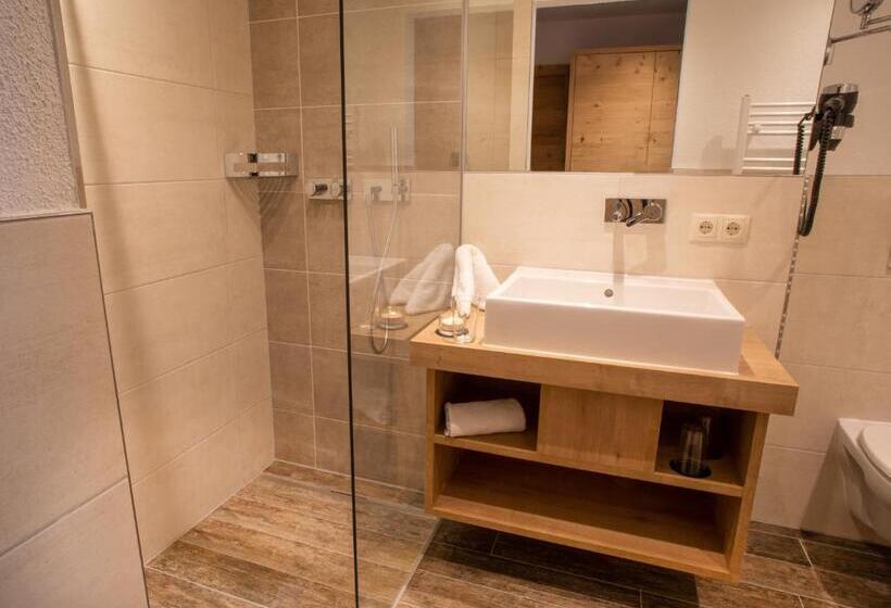 Семейный Номер, Victoria