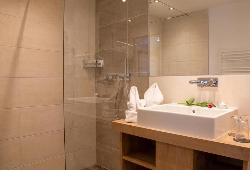 Номер Стандарт, Victoria