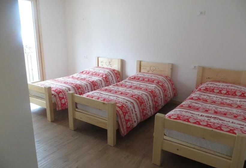 スタンダードトリプルルーム, Olimpic Hostel