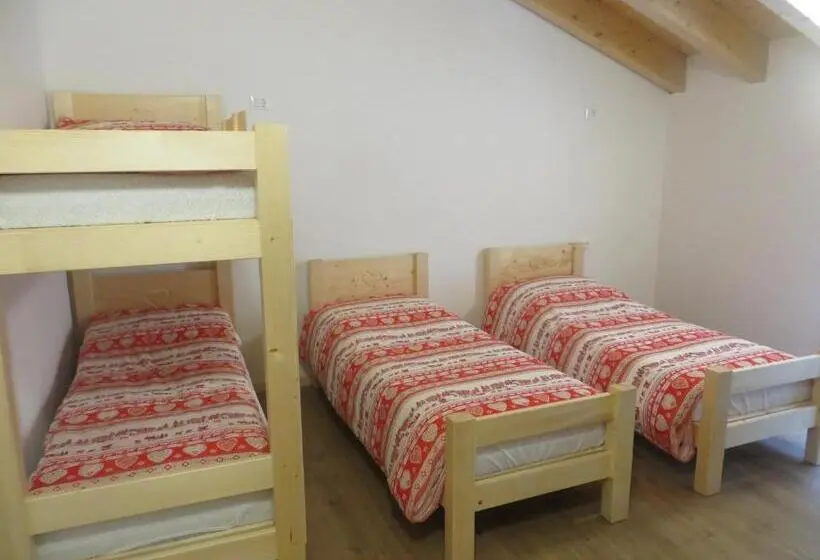 スタンダード４人部屋, Olimpic Hostel