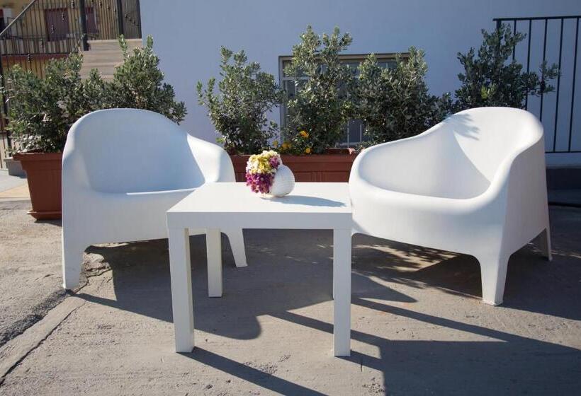 スタンダードスタジオ, B&b Baglio Santa Croce