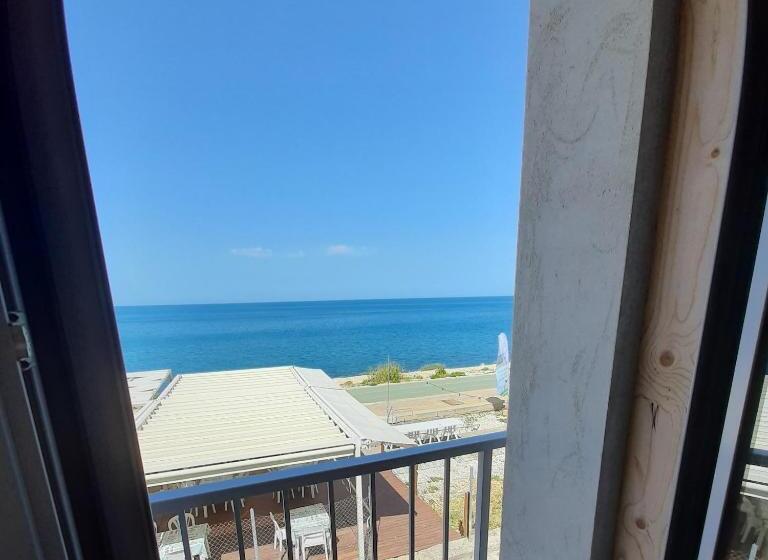 اتاق استاندارد, Azzurromare