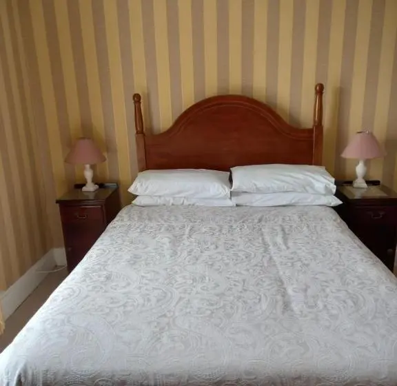 اتاق استاندارد, Carraig Rua