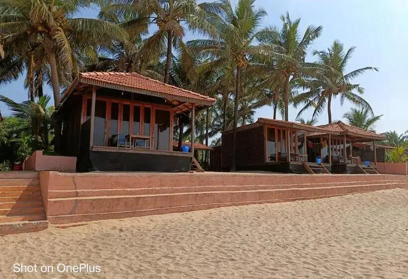 デラックスキャビン, Dunhill Beach Resort