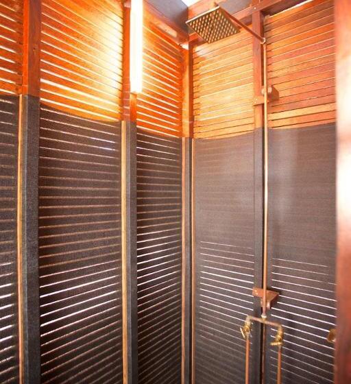 Cabane Deluxe, Dunhill Beach Resort