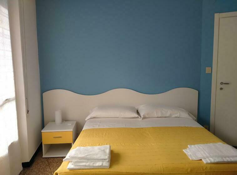 اتاق استاندارد با سرویس بهداشتی مشترک, Albergo Belvedere