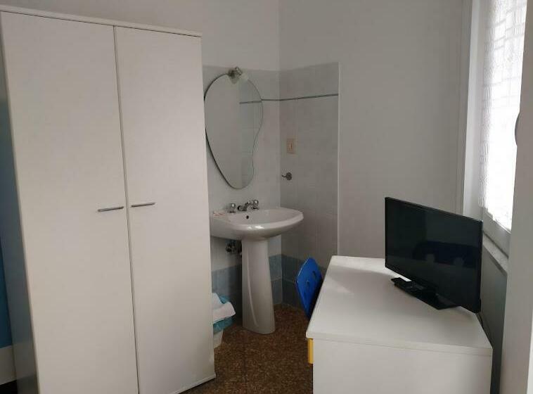 غرفة قياسية حمام مشترك, Albergo Belvedere