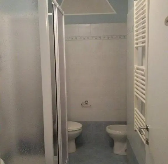 バス共有のスタンダードルーム, Albergo Belvedere