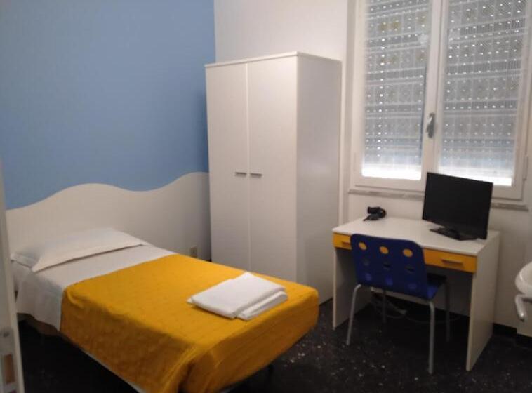 اتاق استاندارد یک تخته با سرویس بهداشتی مشترک, Albergo Belvedere