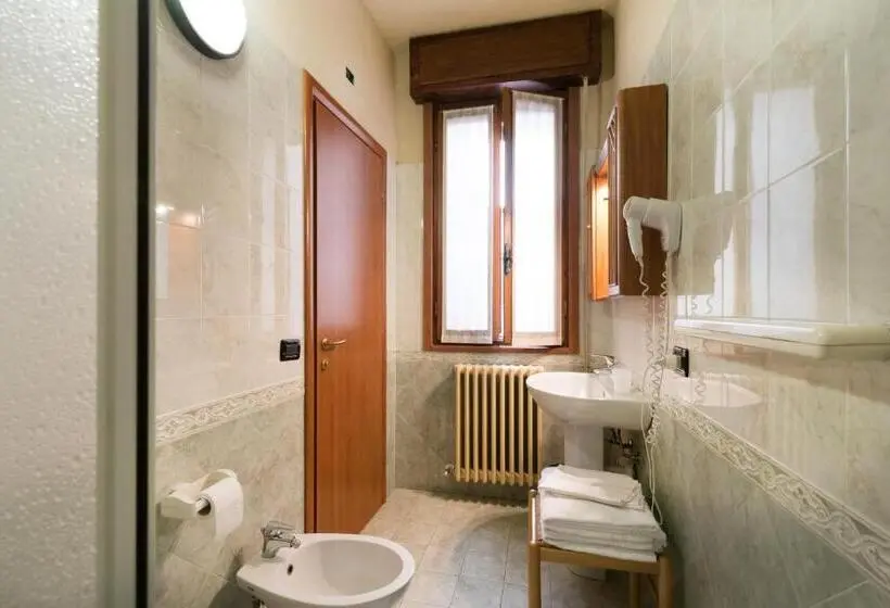 スタンダードトリプルルーム, Albergo Il Torchio