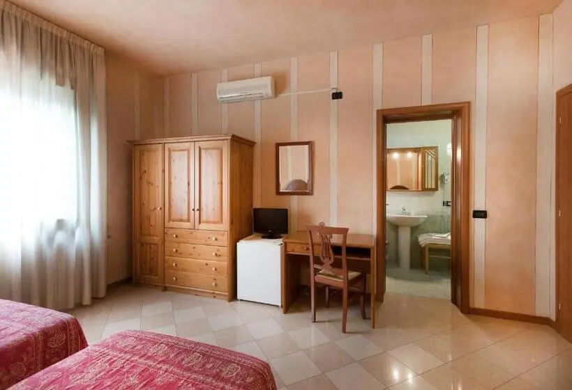 スタンダードトリプルルーム, Albergo Il Torchio