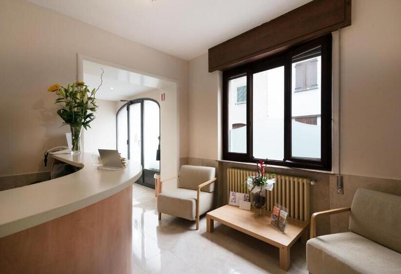 标准三人间, Albergo Il Torchio