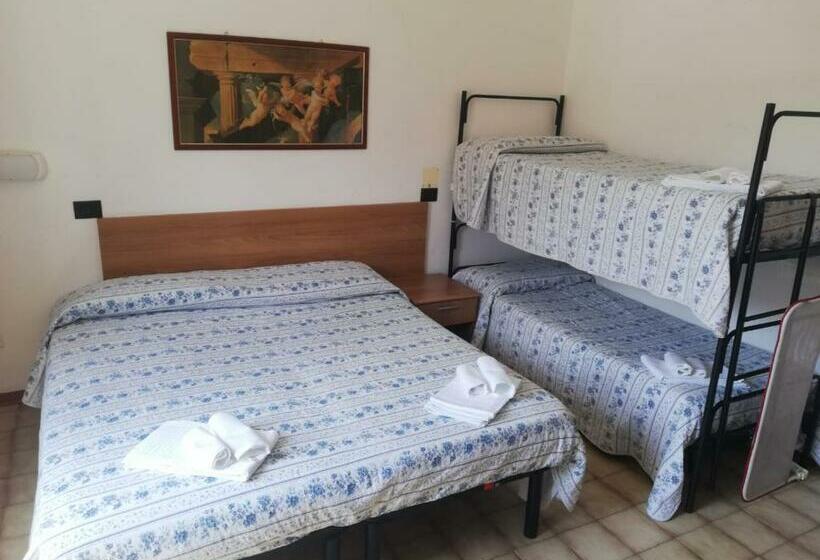 חדר סטנדרט לארבעה, Arno