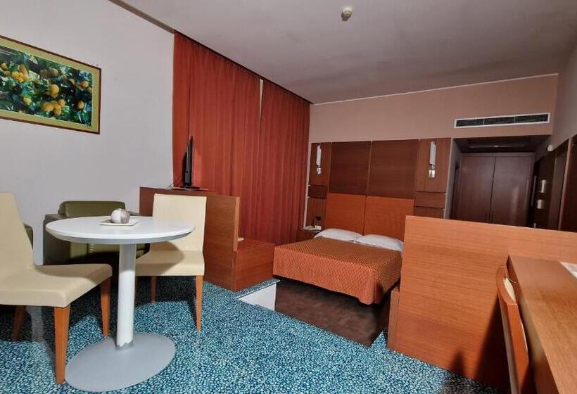 سوییت, Bella Italia Palace