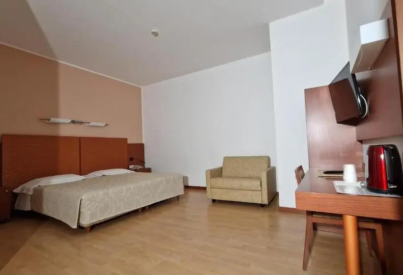سوییت جونیور, Bella Italia Palace