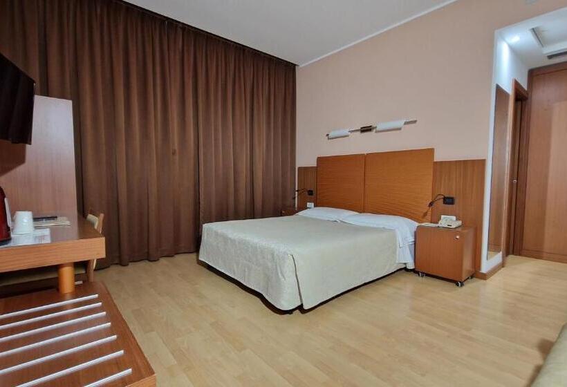 Полулюкс, Bella Italia Palace