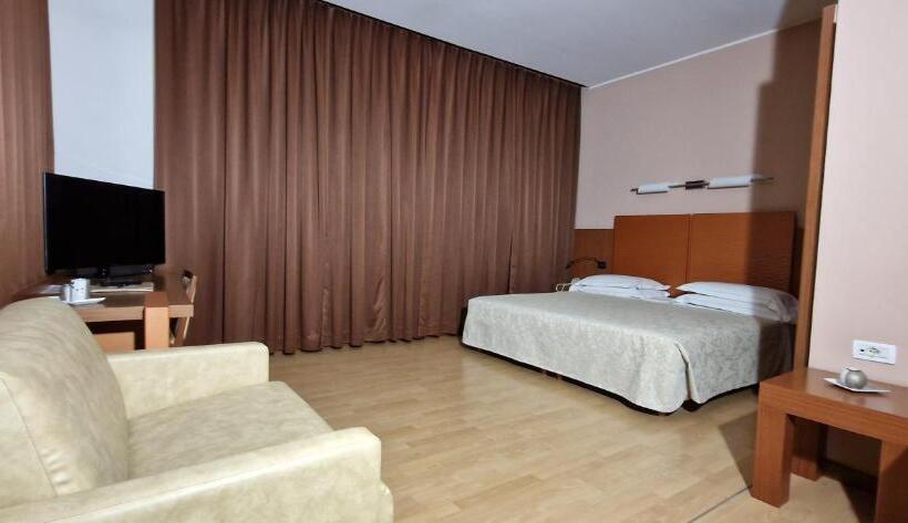 Полулюкс, Bella Italia Palace