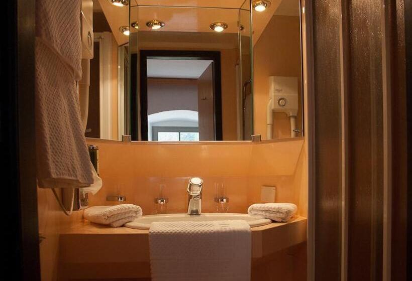 شقة غرفة واحدة, Bergkristall