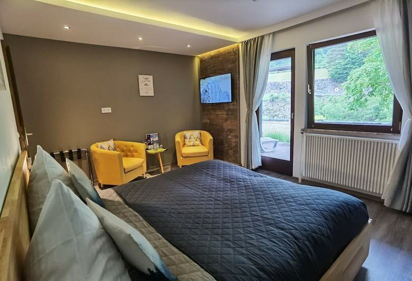 标准间带阳台, Das Waldhaus