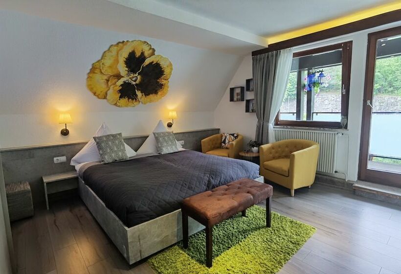 标准间带阳台, Das Waldhaus