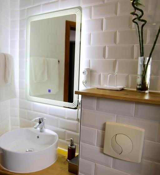 带阳台的标准单人间, Das Waldhaus