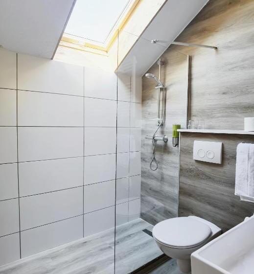 标准间, Das Waldhaus