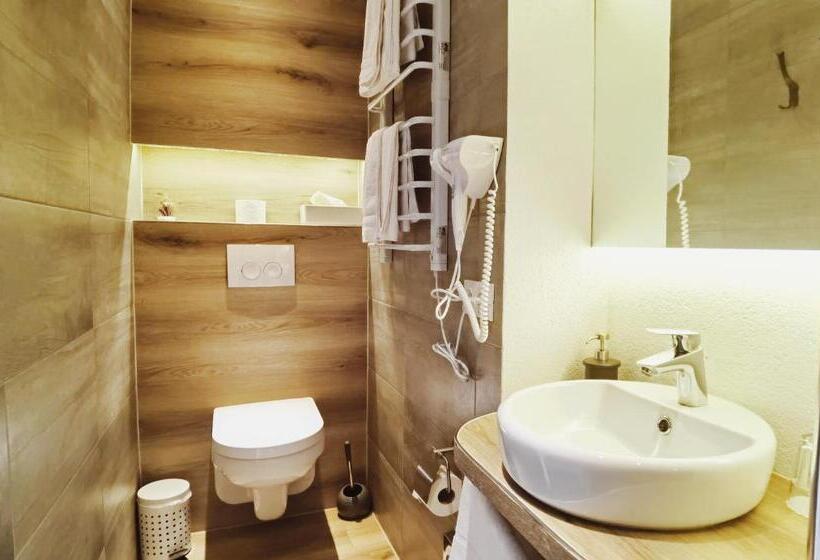 标准间, Das Waldhaus