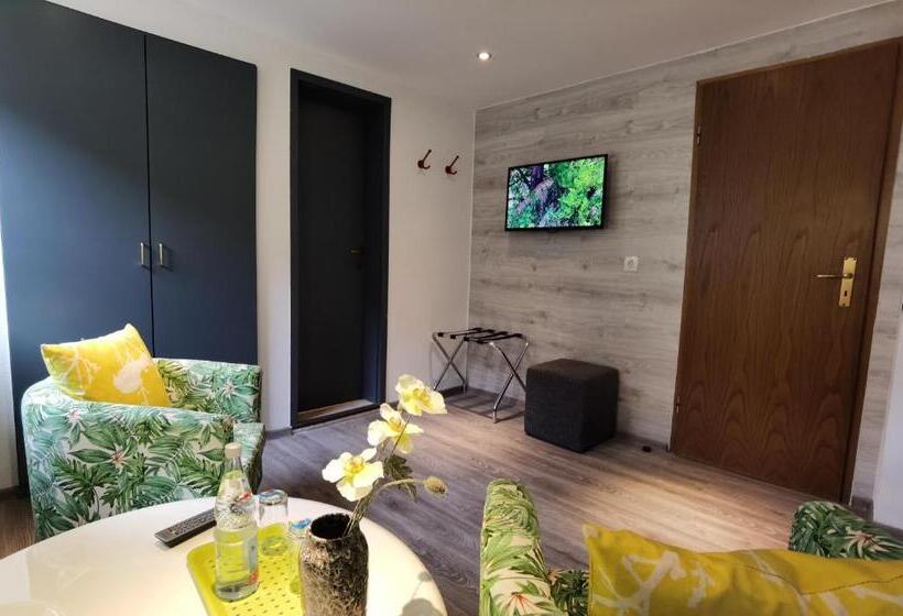 标准间, Das Waldhaus