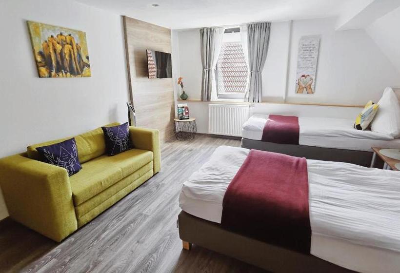 标准间, Das Waldhaus