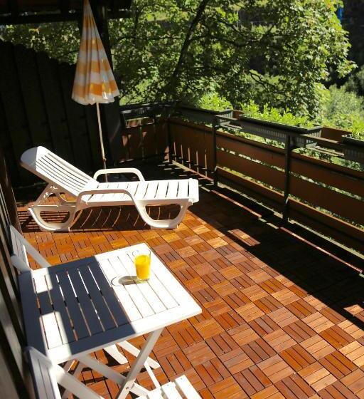 带阳台的三人标准间, Das Waldhaus