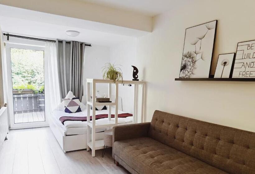 家庭套房, Das Waldhaus