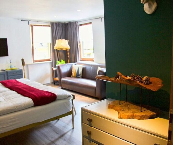 标准间, Das Waldhaus