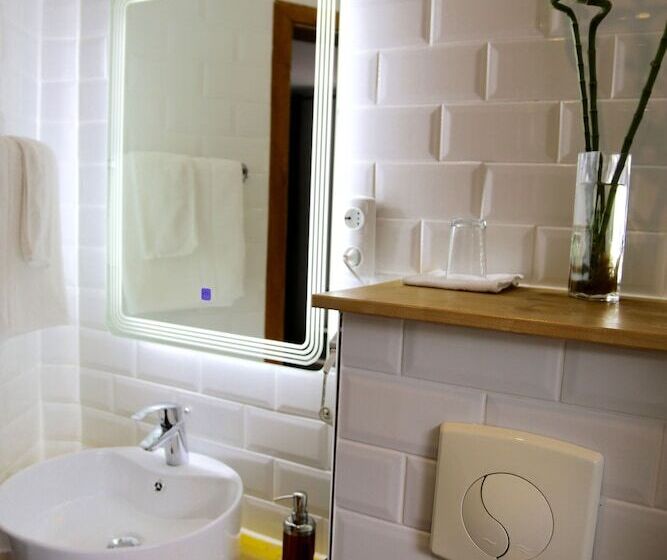 带阳台的标准单人间, Das Waldhaus