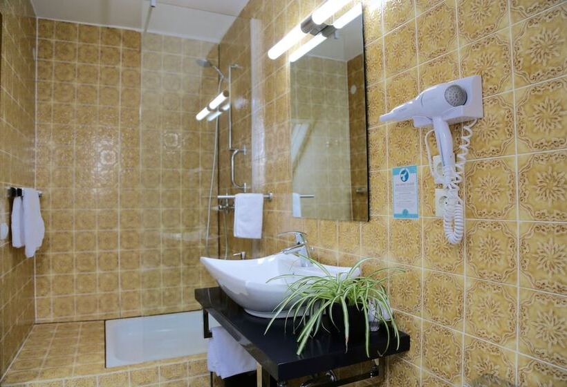 标准间, Das Waldhaus