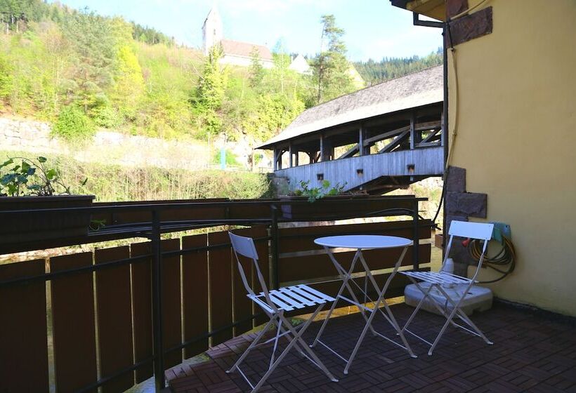 舒适套房, Das Waldhaus