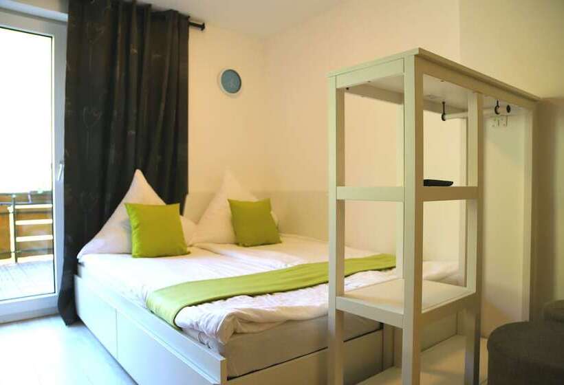 舒适套房, Das Waldhaus