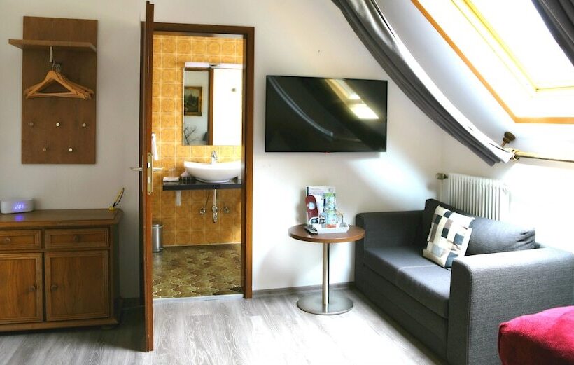 标准间, Das Waldhaus