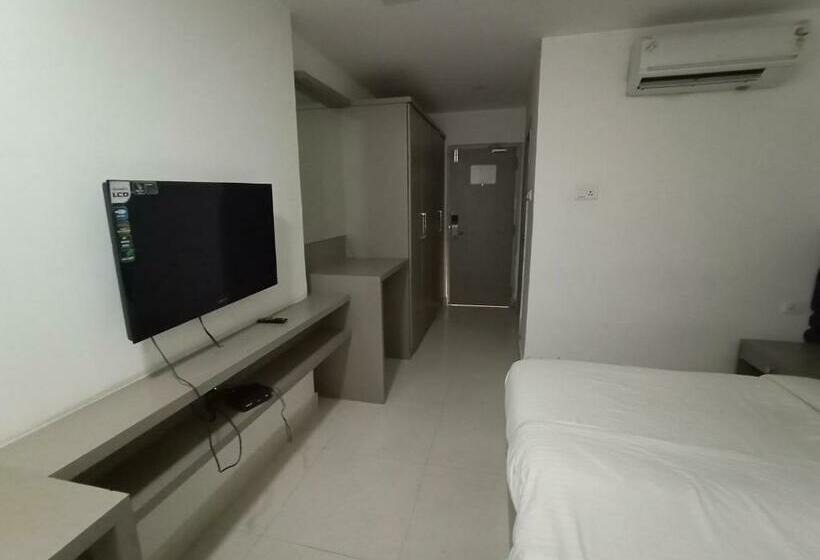 Номер Deluxe, La Riviera Suites