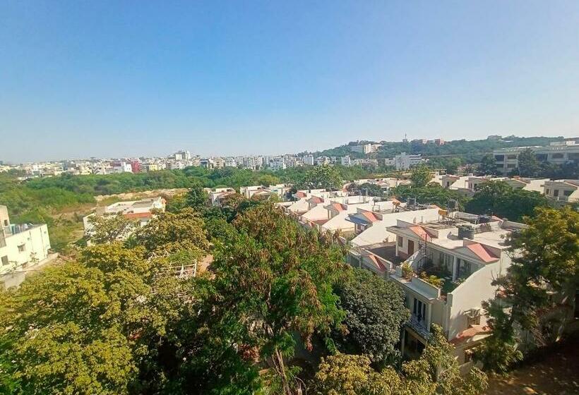 Номер Deluxe, La Riviera Suites